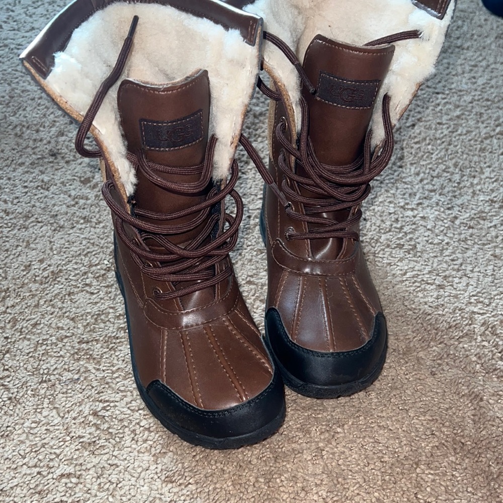 Kids Ugg boots size 2 in kids